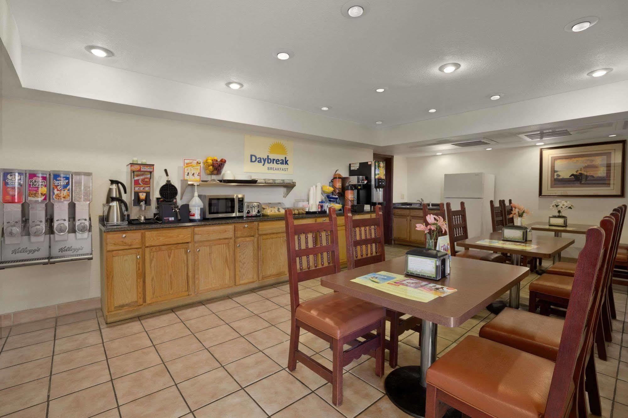 Surestay By Best Western Chambers Petrified Forest Экстерьер фото